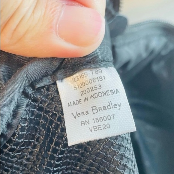 Vera Bradley Compact Traveler Bag
In Frosted Floral (Retired Color) - Picture 7 of 13